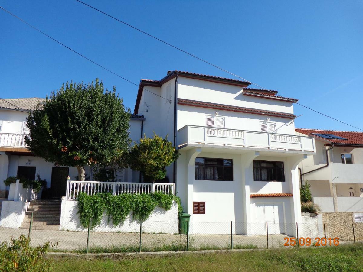 Apartment Dragan I Slavica Lopar Exterior foto